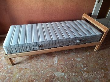 Letto singolo Ikea Neiden con materasso