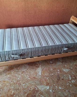 Letto singolo Ikea Neiden con materasso