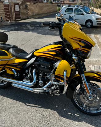 HARLEY DAVIDSON STREET GLIDE CVO ACCESSORIATISSIMA