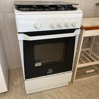 Cucina a gas con forno indesit