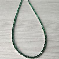 Collana con pietre verdi