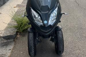 Piaggio MP3 HPE Depp Black