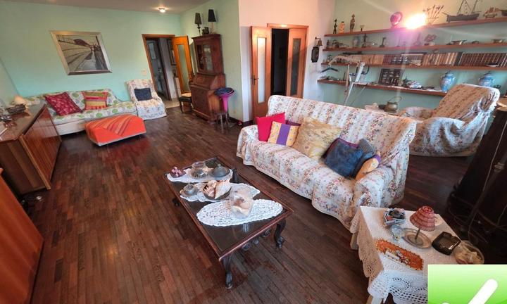 Ampio Appartamento Pressi Piazza Sant'Agost