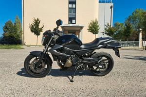 Yamaha xj6 . 