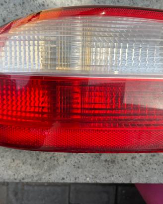 Faro posteriore Renault Laguna 2