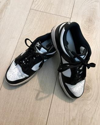 Nike Dunk Low nere