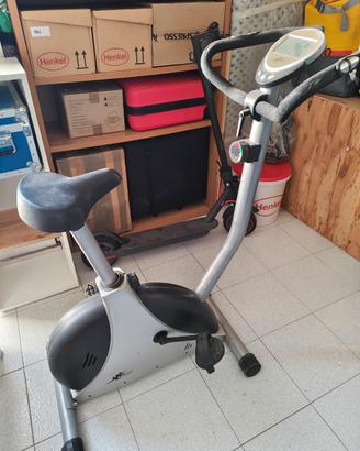 Cyclette da camera Bodyline con display