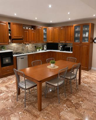 Cucina in legno massello