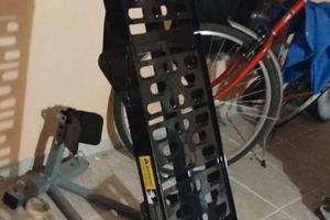 Rampa alza moto blocca ruota moto
