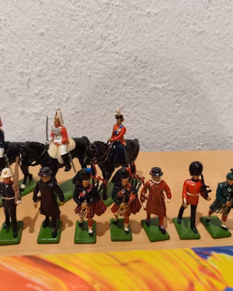 Lotto Vintage W. BRITAIN 1988 - Soldatini in METAL