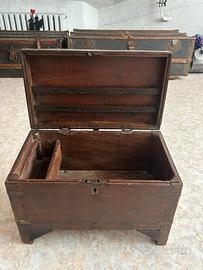 Piccola cassapanca o baule