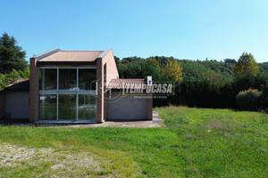 VILLA DI DESIGN IMMERSA NEL VERDE CON 3000 MQ DI P