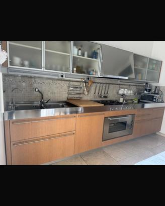 Cucina completa di forno