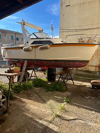 Barca a motore cabinato Off mare Vegliatura