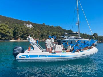 Stingher 606 xs gommone carena in vetroresina