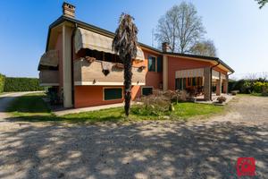 Villa a Legnaro (PD)