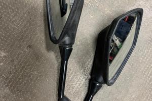 Specchietti manopole e porta targa ktm 125 duke