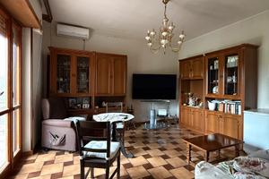 Villa unifamiliare con terreno edificabile