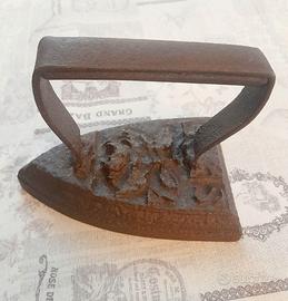 Ferro da Stiro Antico