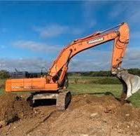 Collaboratore artigiiano escavatorista