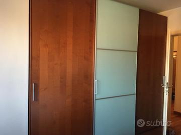 Armadio con ante scorrevoli