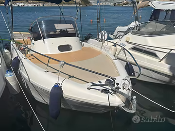 Barca Saver 560 walkaround motore yamaha 40 HETL