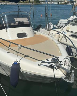 Barca Saver 560 walkaround motore yamaha 40 HETL