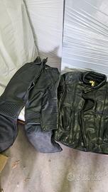 giacca pelle e pantaloni vintage moto
