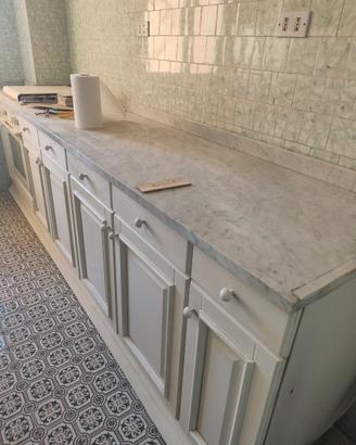 Piano in marmo cucina forno piano cottura lavello