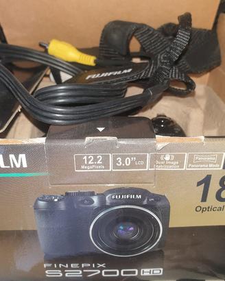 Fotocamera Fujifilm Finepix s2700
