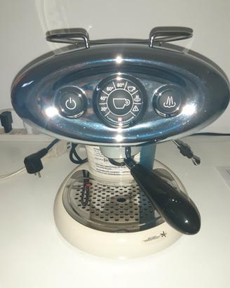 Macchina per caffe' ILLYY X7  poco utilizzata 