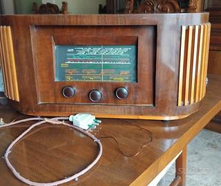 Radio Siemens d'epoca.