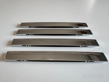 Maniglie cromate per mobili