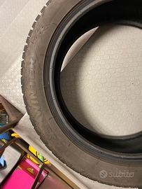 4pz Pneumatici invernali Taurus 215/50 R18 92V