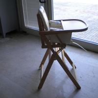 Seggiolone in legno regolabile a più altezze