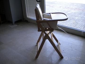 Seggiolone in legno regolabile a più altezze