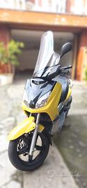YAMAHA XMAX 250