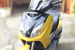 YAMAHA XMAX 250
