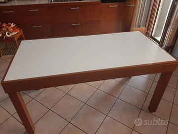 Tavolo da cucina in legno allungabile