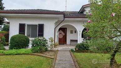 PORZIONE DI BIFAMILIARE A GAMBARA