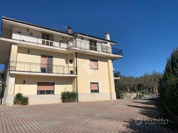 4 LOCALI A MONTESARCHIO