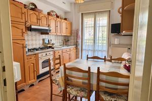 Quadrilocale con giardino e cantina di pertinenza