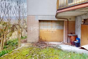 CASA INDIPENDENTECOMPOSTA DA TRE APPARTAMENTI A S.