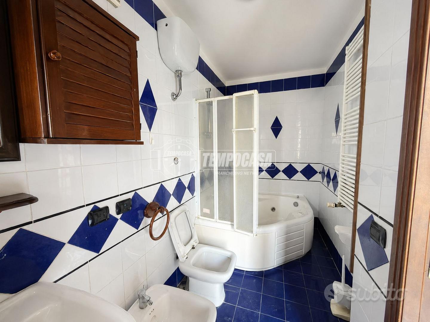 Apartment in Napoli, Rione Montesanto, Municipalità 2 - Altro