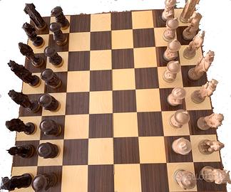 Scacchiera in legno artigianale 