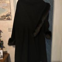 Cappotto con mantella