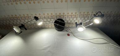 Lampadario a faretti regolabili e lampade led