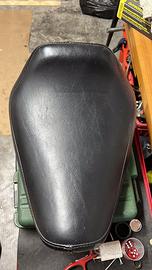Sella mono posto per Harley-Davidson  /  Custom