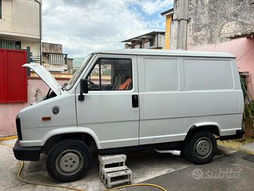 Furgone d'epoca FIAT TALENTO