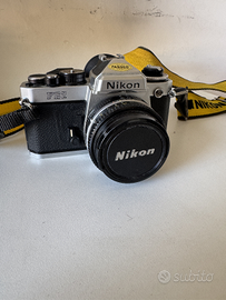 Nikon FE2 35mm camera + straps originali + case